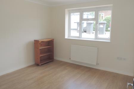 downstairs bedroom - front - right.jpg