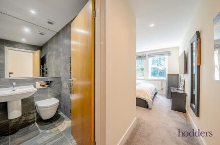 927ad472-6f9c-4ea...