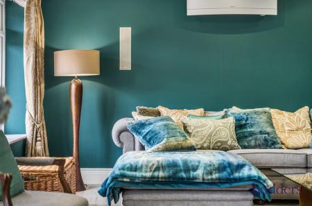 fb739ec6-6402-424...