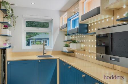 15ab9a00-7121-46c...