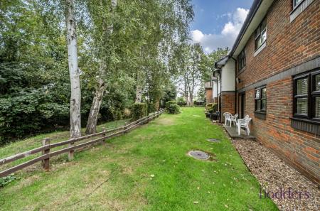 2825cd9b-ee2c-494...