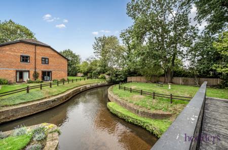 c75e7297-1c20-4b7...