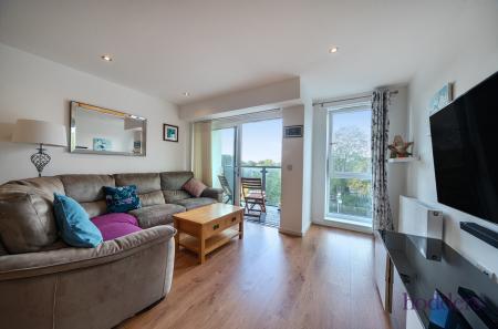 ce034bc7-cdcb-4a7...