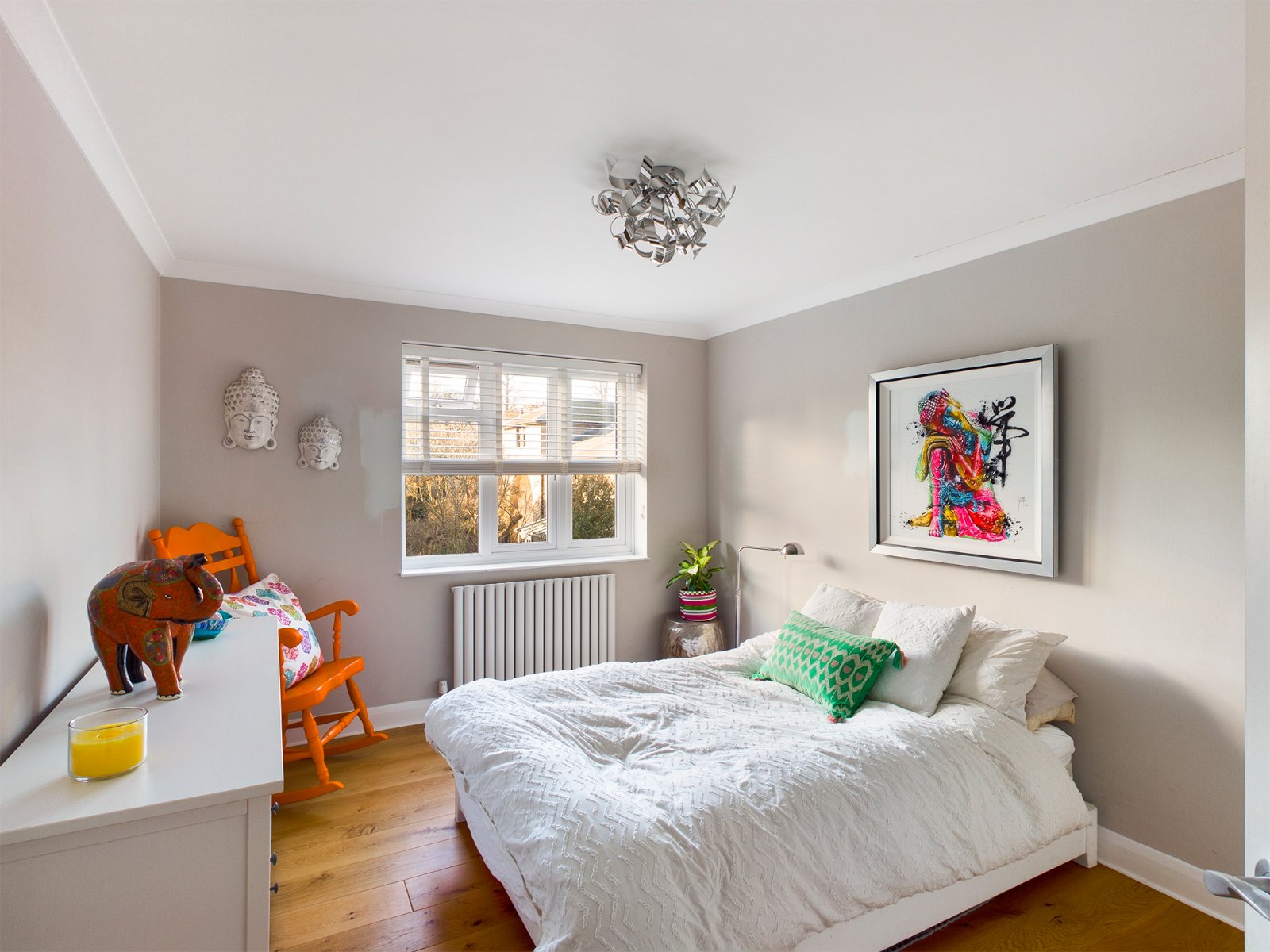 2 bedroom Flat for sale in Laleham