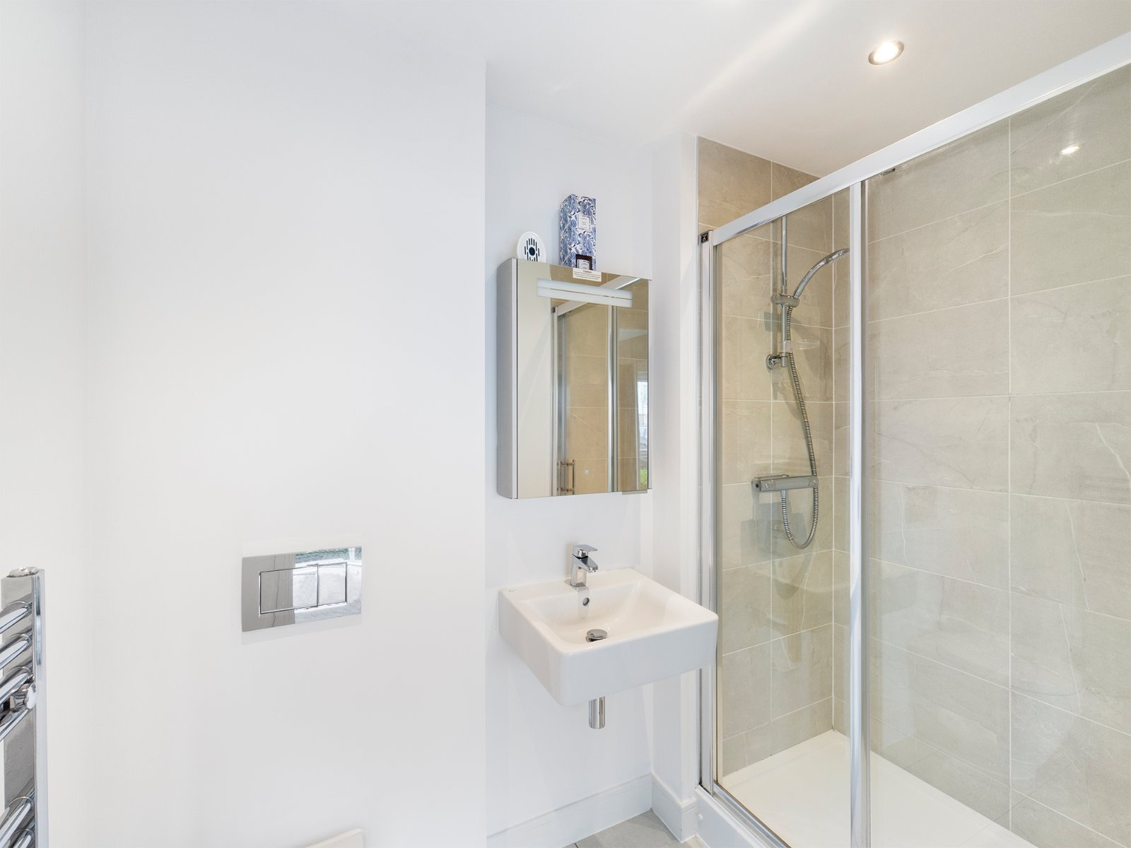 2 bedroom Flat for rent in Addlestone