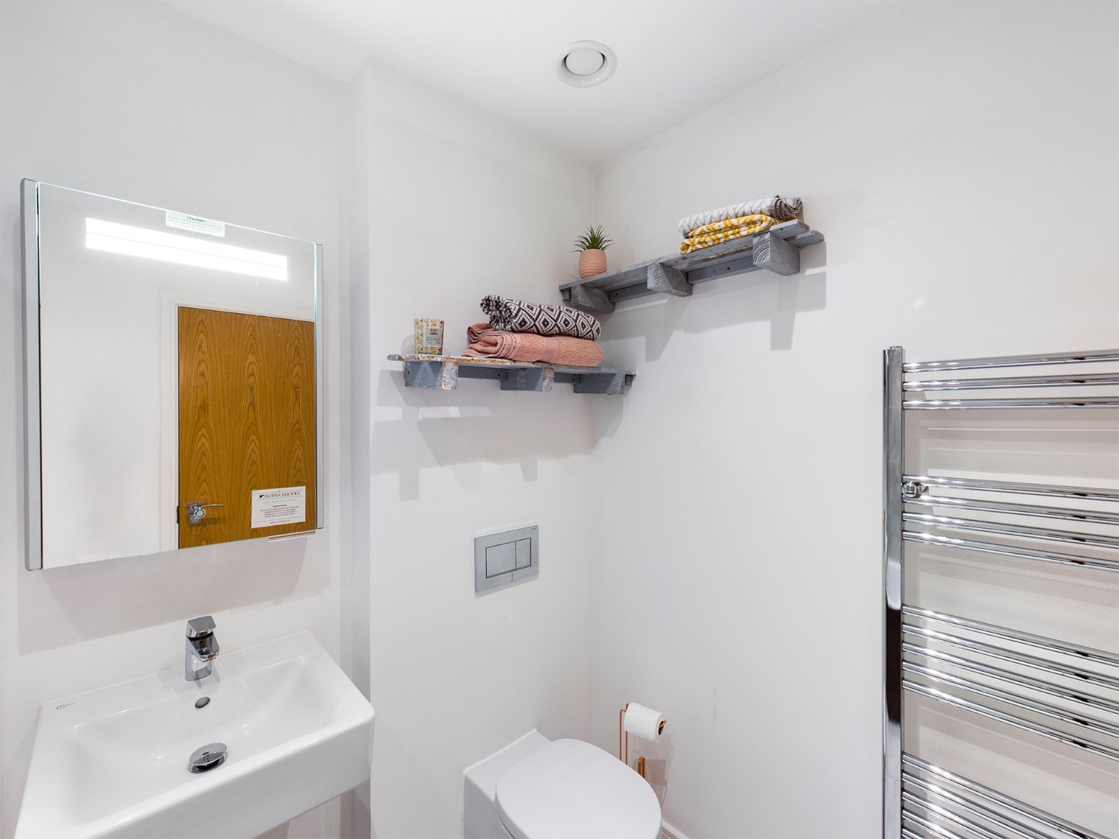 2 bedroom Flat for rent in Addlestone