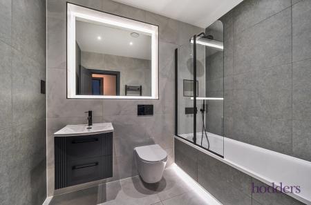 cb3830fd-c502-43a...