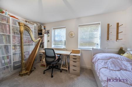 eb5515a0-0852-473...