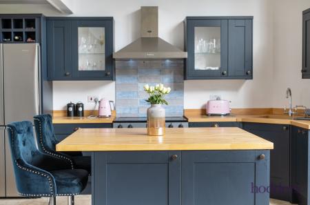 e2c269e7-1d73-42f...