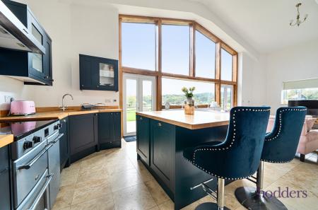 5e19fecd-3085-49f...