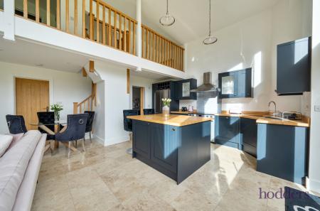 a7232343-4af8-405...