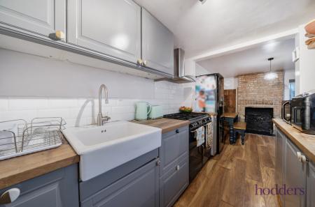 476e984d-ce3d-476...