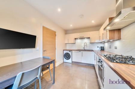 0e5ba700-9cf6-448...