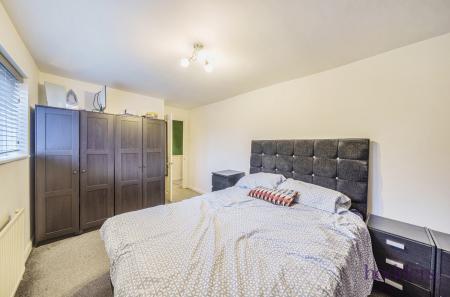 99b8e0ea-d8ad-44a...