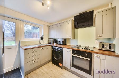 034c7e40-d983-40e...