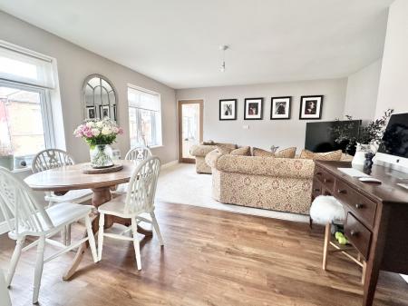 Living/Dining Room