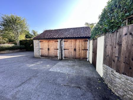 Double Garage & Park