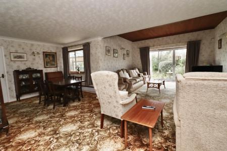 Living Room/ Diner