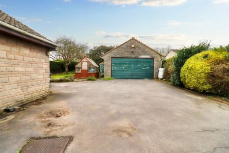 Garage & Driveway