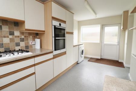 Kitchen (3).jpeg