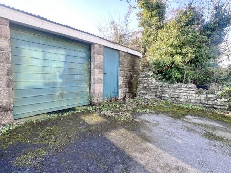 Garage & Store