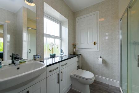 Master En-suite