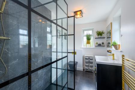 Master En-Suite