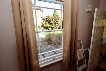 Flat 4 shower room