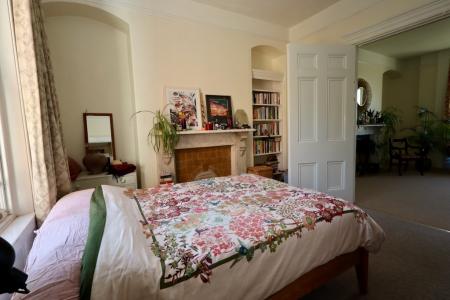Flat 5 bedroom