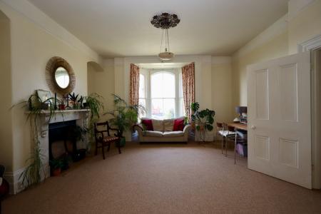 Flat 5 sitting room