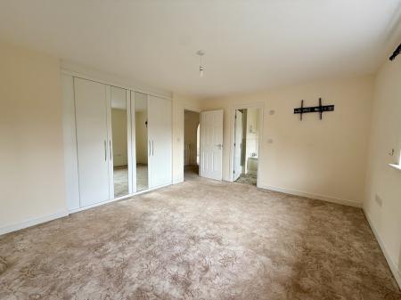 Master bedroom 2.jpe