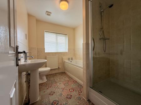 Family bathroom.jpeg