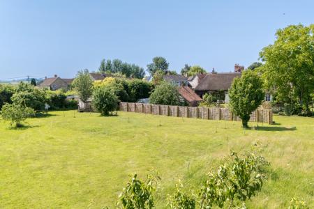 557FF465-3B43-4C98-9