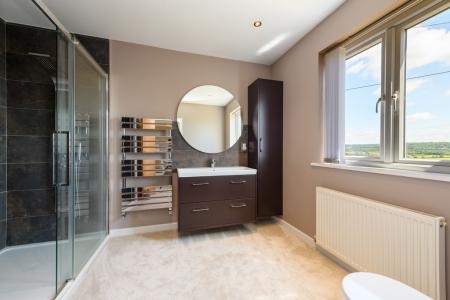 Master En-Suite