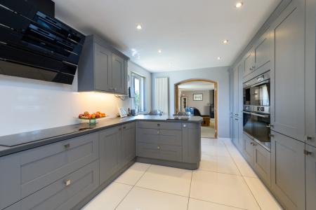 Kitchen/ Breakfast