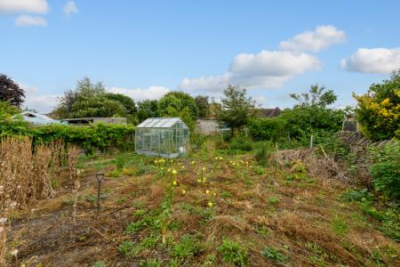 Bungalow Garden