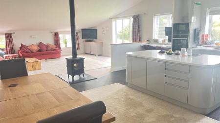 PHOTO-2025-10-08-13-