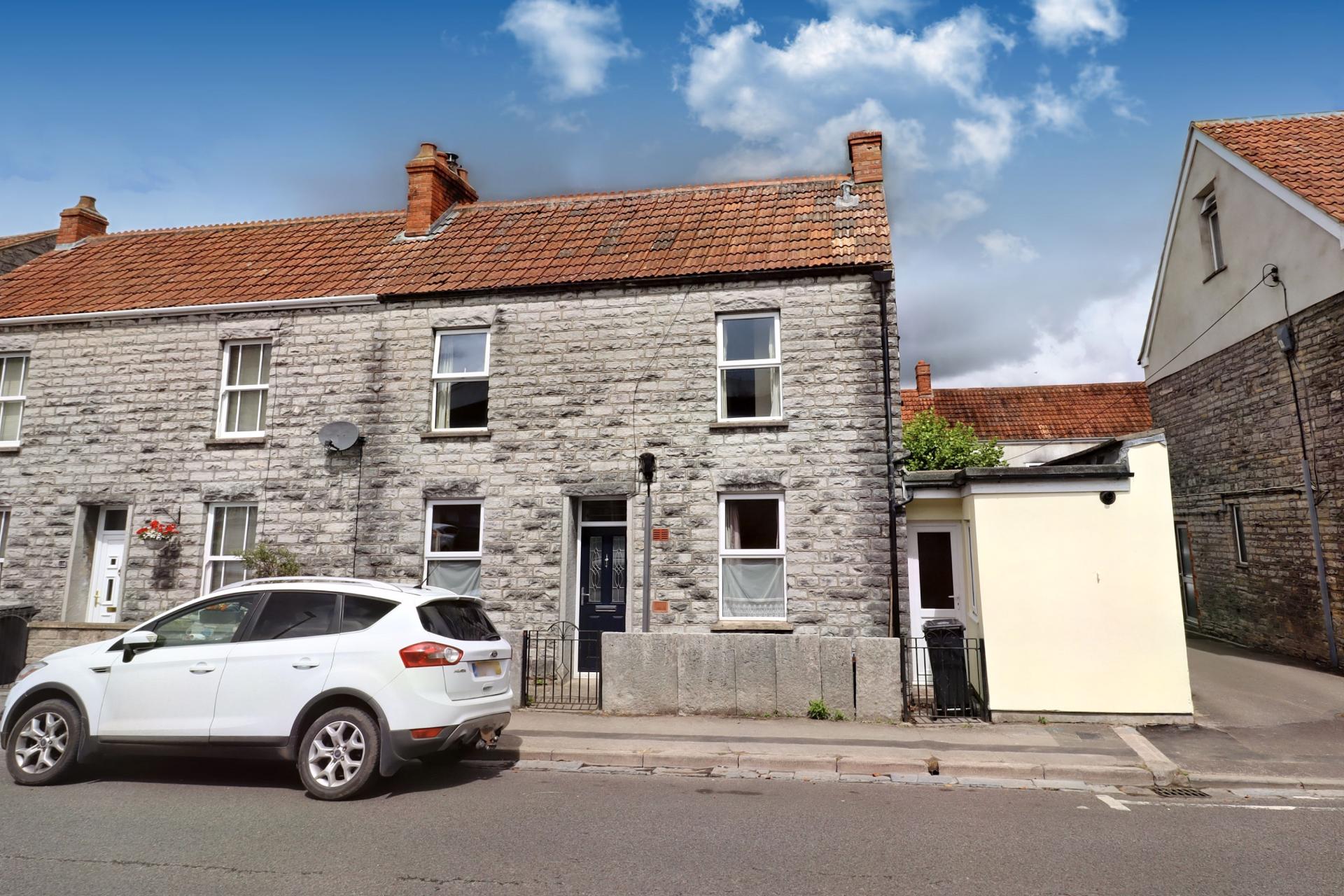 2 bedroom End of Terrace House for rent in Street