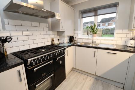 Open plan kitchen/di