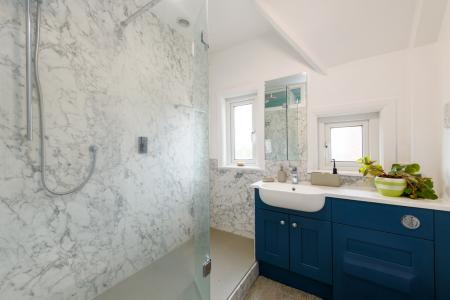 Family Shower Room
