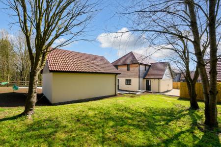 CCFDA0AB-DAB5-47EC-8