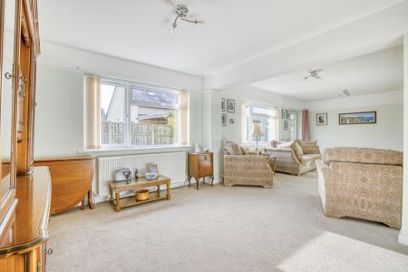 Primrose Corner, Str