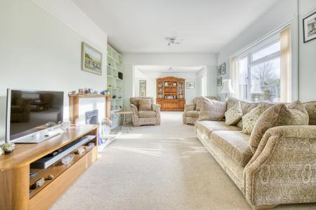 Primrose Corner, Str