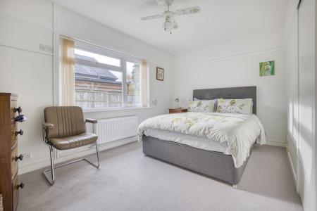 Primrose Corner, Str