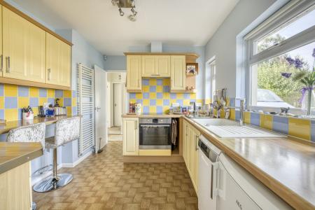 Primrose Corner, Str