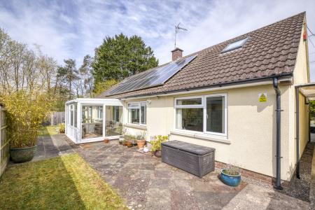 Primrose Corner, Str