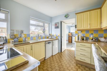 Primrose Corner, Str