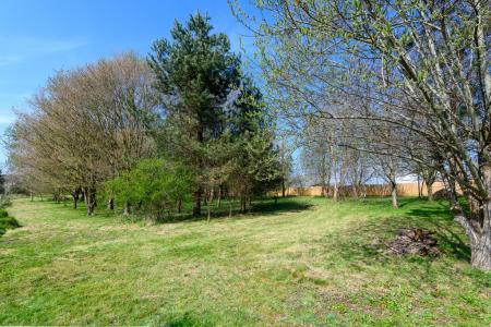 6922244D-8EE9-4AB5-A