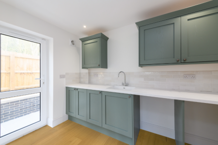 1AE030FC-CA5B-408B-B