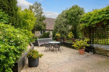 B717D50F-01EF-415B-A